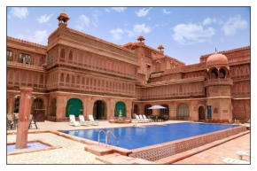  The Laxmi Niwas Palace  Чаукунти Мохолла
